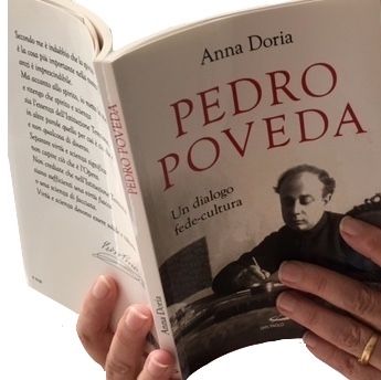 libro en mano