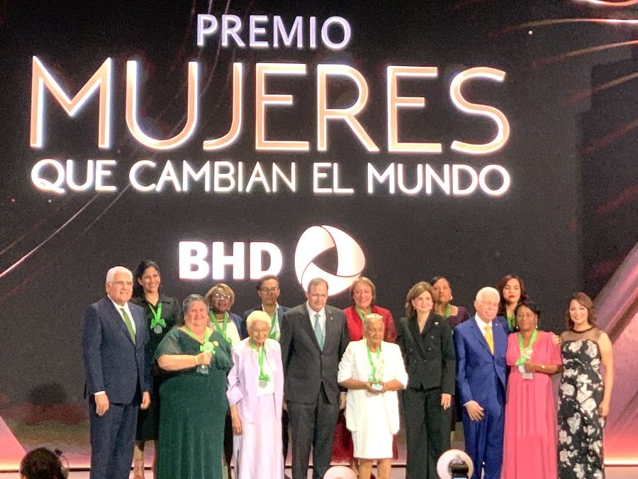 premio mujeres que cambian el mundo argentina henriquez