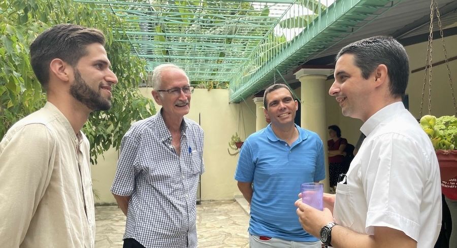 asistentes a la conferencia holguin