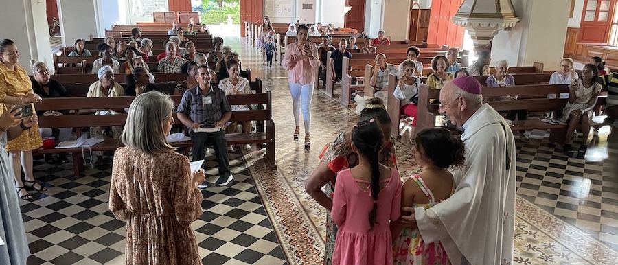 entrega diplomas holguin cuba