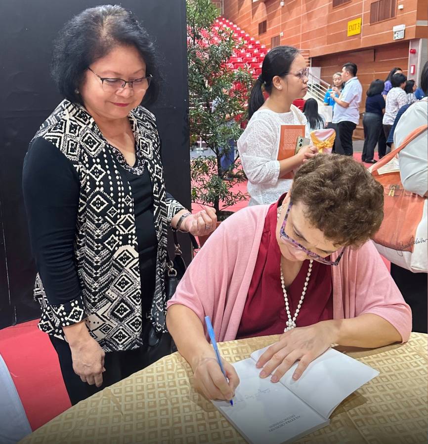 filipinas firma libro pedro poveda