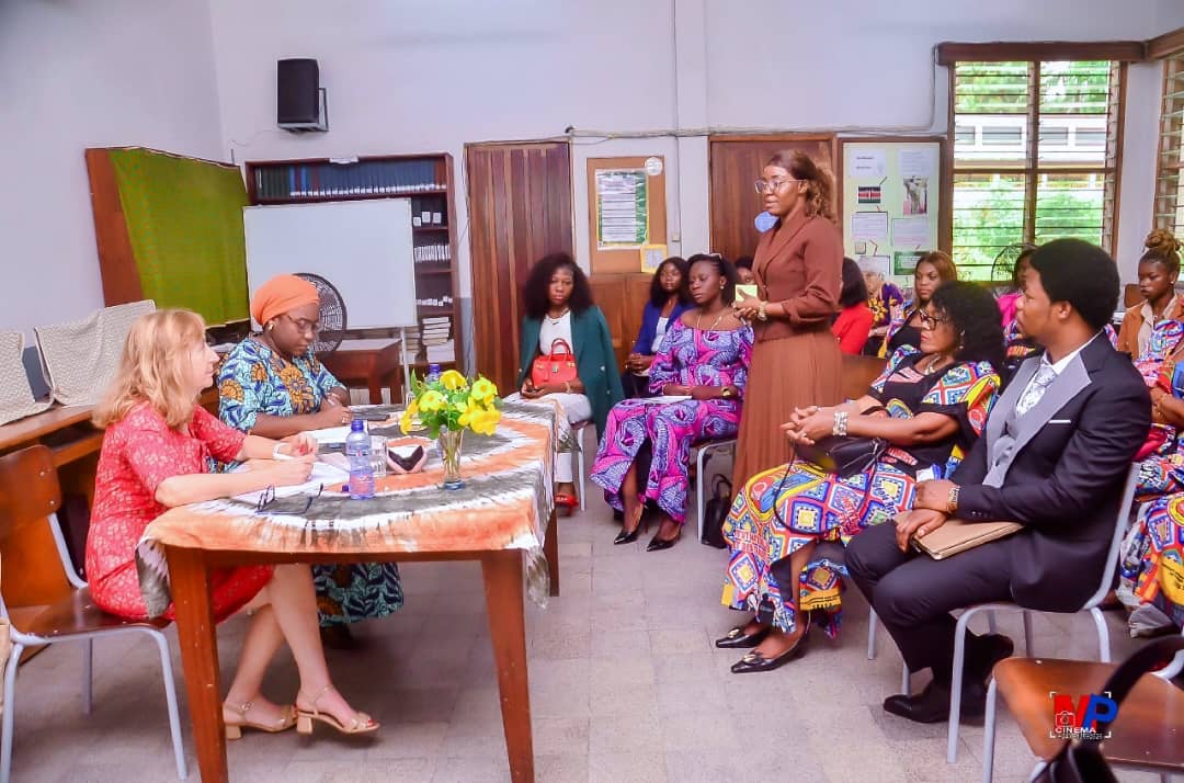 biblioteca karibuni derechos mujeres