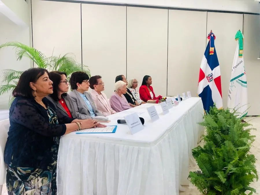 Fotos reconocimiento Argentina Hernanez Republica Dominicana