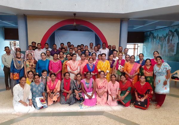 india grupo family